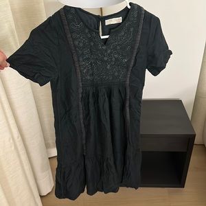 Zara embroided dark blue short dress. Size XS. 🤍